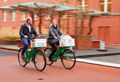 2 collega's op Klaverbladfietsen