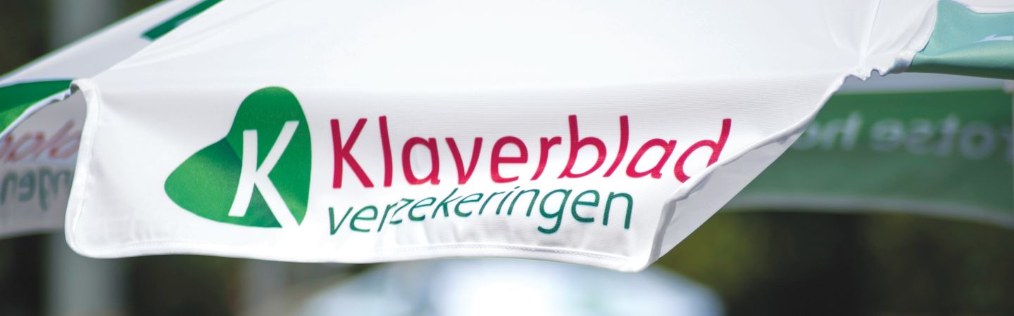 
        klaverblad parasol met logo
      