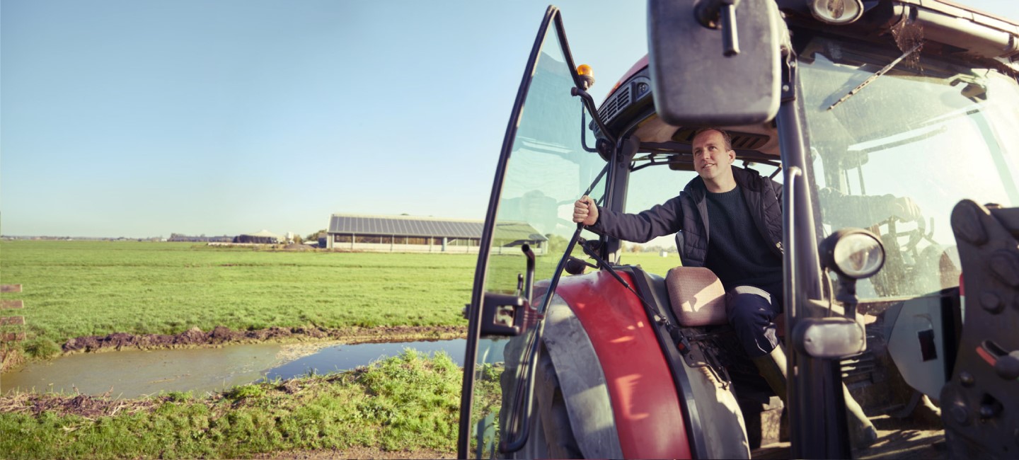 boer in tractor